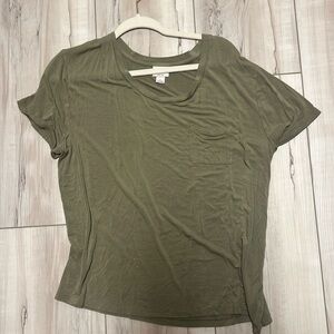 Green tee with pocket